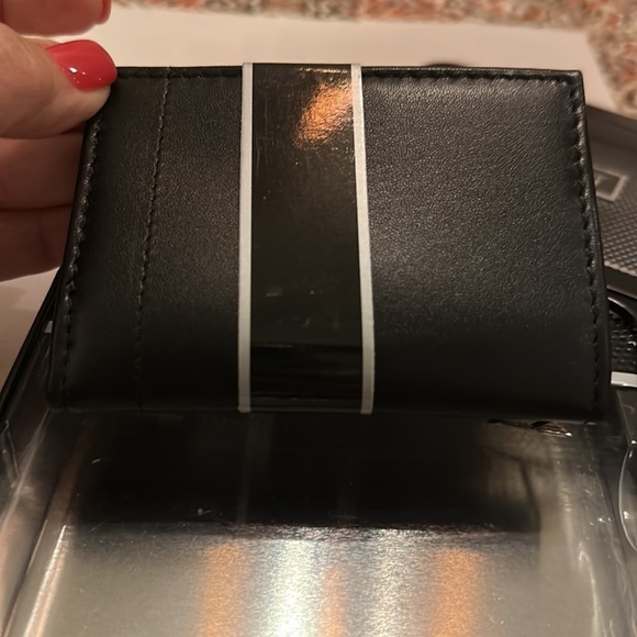Black leather wallet. Men’s wallet card holder Slim fit. NEW in box!  NWT - Picture 2 of 7